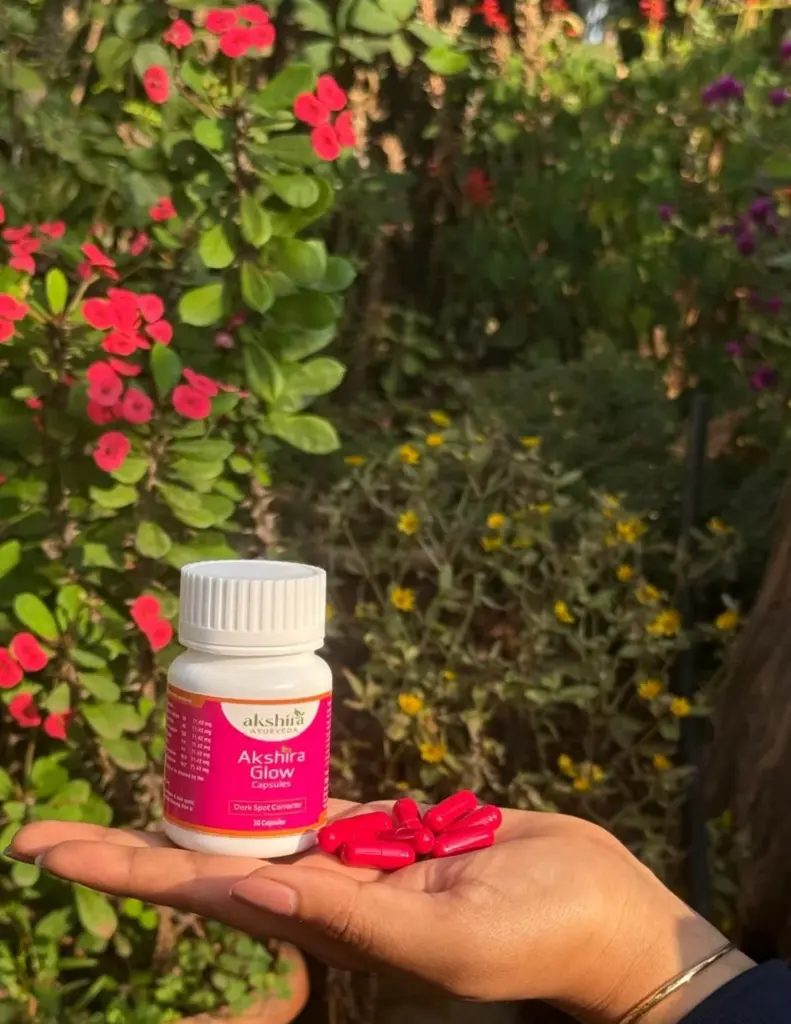 akshira-glow-capsules-lifestyle